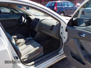 2009 Nissan Altima SL with VIN 1N4AL21E29N413433, listed as a IAAI auction lot 41842545 with 337,719 mi miles and . Bid and sale history available at DreamBid. Image 5.