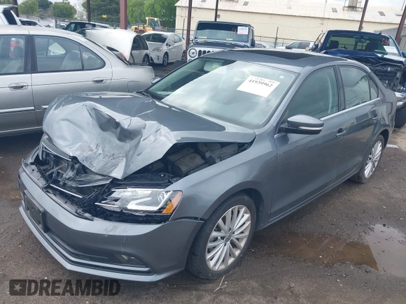 2016 Volkswagen Jetta Sedan 1.8T SEL with VIN 3VWL17AJ4GM331002, listed as a IAAI auction lot 41939962 with 40,344 mi miles. Bid and sale history available at carsss.com. Image 17.