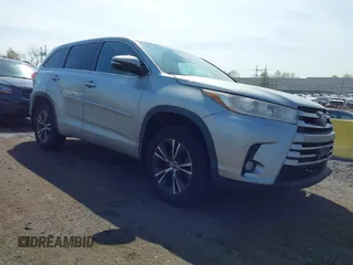 2018 Toyota Highlander LE with VIN 5TDBZRFH2JS499320, listed as a IAAI auction lot 42099889 with 642,396 mi miles and . Bid and sale history available at DreamBid. Image 1.