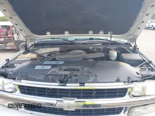 2004 Chevrolet Suburban LT with VIN 1GNEC16Z94J104406, listed as a IAAI auction lot 40114761 with 243,468 mi miles. Bid and sale history available at carsss.com. Image 10.