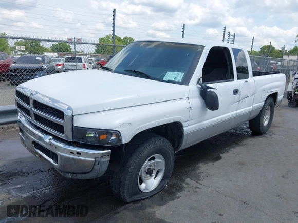 1999 Dodge 1500 z VIN 3B7HC13Z3XM535941, wystawiony jako IAAI lot #42174202 z przebiegiem 169 349 mil mil oraz . Historia ofert i sprzedaży dostępna na DreamBid. Obrazek 17.