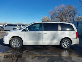 2013 Chrysler Town & Country Touring with VIN 2C4RC1BG7DR674253, listed as a IAAI auction lot 41854303 with 171,502 mi miles. Bid and sale history available at carsss.com. Image 14.