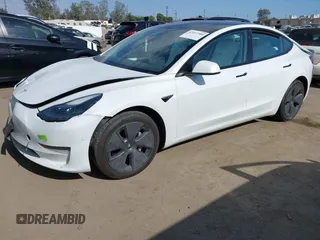 2023 Tesla Model 3 z VIN 5YJ3E1EA2PF465882, wystawiony jako IAAI lot #42257900 z przebiegiem 39 572 mil mil oraz . Historia ofert i sprzedaży dostępna na DreamBid. Obrazek 19.