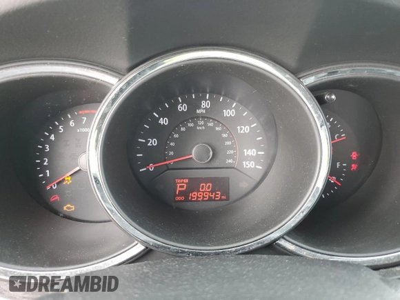2013 Kia Sorento LX with VIN 5XYKT4A2XDG402146, listed as a Copart auction lot 47826415 with 199,943 mi miles and Salvage Title. Bid and sale history available at carsss.com. Image 9.