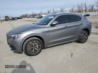 2020 Alfa Romeo Stelvio Ti z VIN ZASPAKBN4L7C91444, wystawiony jako Copart lot #43635865 z przebiegiem 83 848 mil mil oraz Szkody całkowita. Historia ofert i sprzedaży dostępna na DreamBid. Obrazek 1.