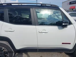 2023 Jeep Renegade Trailhawk with VIN ZACNJDC18PPP66512, listed as a IAAI auction lot 42608005 with 39,351 mi miles and . Bid and sale history available at DreamBid. Image 13.
