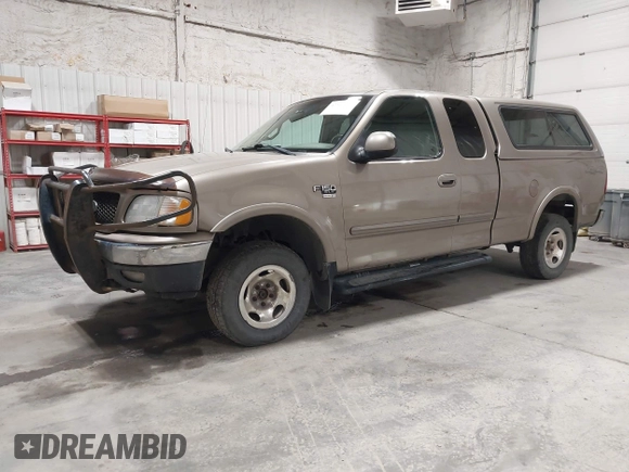 2001 Ford F-150 XL z VIN 1FTRX18W91NB49304, wystawiony jako IAAI lot #42316935 z przebiegiem 258 410 mil mil oraz . Historia ofert i sprzedaży dostępna na DreamBid. Obrazek 17.