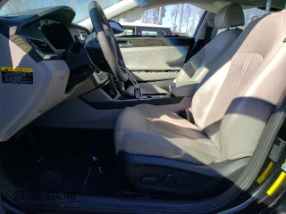 2017 Hyundai Sonata Hybrid Limited with VIN KMHE34L30HA076054, listed as a Copart auction lot 77972943 with 60,977 mi miles. Bid and sale history available at carsss.com. Image 7.