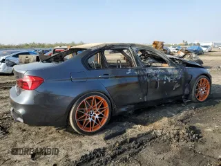 2017 BMW M3 z VIN WBS8M9C31H5G85850, wystawiony jako Copart lot #83784404 z przebiegiem Nie podano mil oraz Nie do naprawy • Non repairable. Historia ofert i sprzedaży dostępna na DreamBid. Obrazek 3.