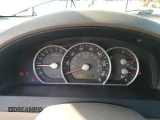 2007 Kia Sorento EX z VIN KNDJD736975705152, wystawiony jako Copart lot #49319335 z przebiegiem 253 473 mil mil oraz Szkoda całkowita • Salvage title. Historia ofert i sprzedaży dostępna na DreamBid. Obrazek 9.