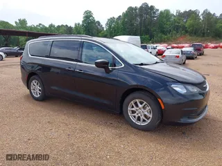 2021 Chrysler Voyager LXI with VIN 2C4RC1DG3MR516831, listed as a IAAI auction lot 42087843 with 78,119 mi miles. Bid and sale history available at carsss.com. Image 1.
