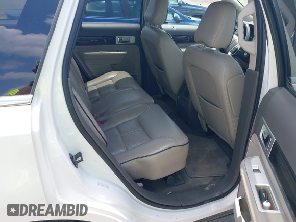 2009 Lincoln MKX with VIN 2LMDU68C19BJ10302, listed as a IAAI auction lot 42114586 with 190,239 mi miles. Bid and sale history available at carsss.com. Image 8.