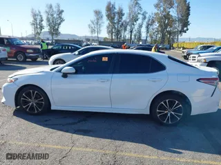 2018 Toyota Camry LE with VIN 4T1B11HKXJU140631, listed as a IAAI auction lot 41761493 with 68,298 mi miles. Bid and sale history available at carsss.com. Image 14.