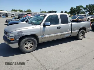 2000 Chevrolet Silverado 1500 LS with VIN 2GCEC19T0Y1101958, listed as a Copart auction lot 55123655 with 260,479 mi miles and Clean Title. Bid and sale history available at carsss.com. Image 1.