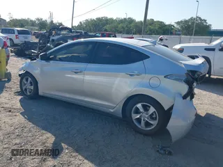 2015 Hyundai Elantra SE z VIN 5NPDH4AE8FH590181, wystawiony jako IAAI lot #42107147 z przebiegiem 107 083 mil mil oraz . Historia ofert i sprzedaży dostępna na DreamBid. Obrazek 3.