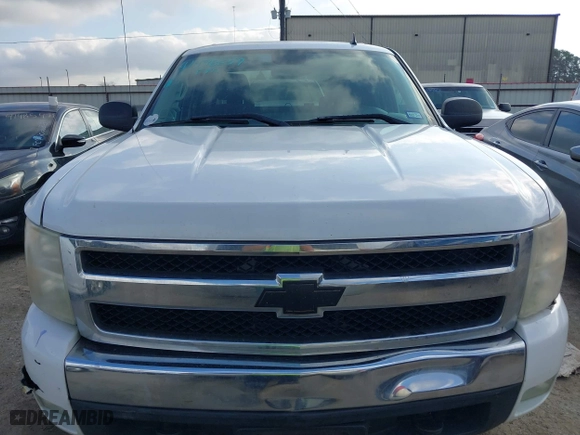 2007 Chevrolet Silverado 1500 LT w/1LT with VIN 2GCEC13C371505070, listed as a IAAI auction lot 41496659 with 179,379 mi miles. Bid and sale history available at carsss.com. Image 12.