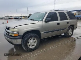 2001 Chevrolet Tahoe LT with VIN 1GNEC13T21R156926, listed as a Copart auction lot 43191715 with 284,182 mi miles and Salvage Title. Bid and sale history available at carsss.com. Image 1.