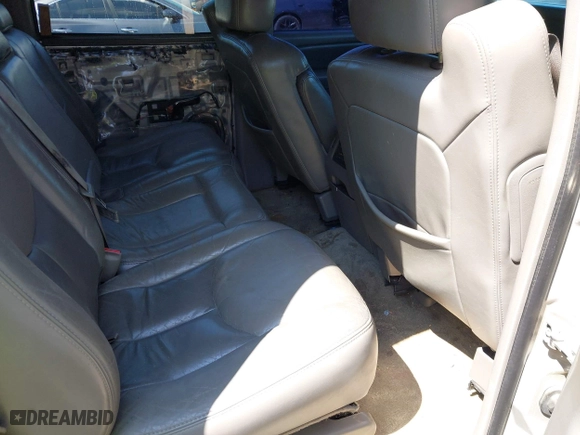 2004 GMC Yukon XL Denali with VIN 1GKFK66U24J283006, listed as a IAAI auction lot 42003275 with 348,268 mi miles. Bid and sale history available at carsss.com. Image 8.