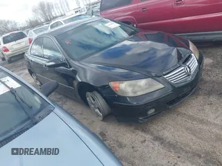 2005 Acura RL with VIN JH4KB16525C002011, listed as a IAAI auction lot 41654844 with 182,339 mi miles. Bid and sale history available at carsss.com. Image 1.