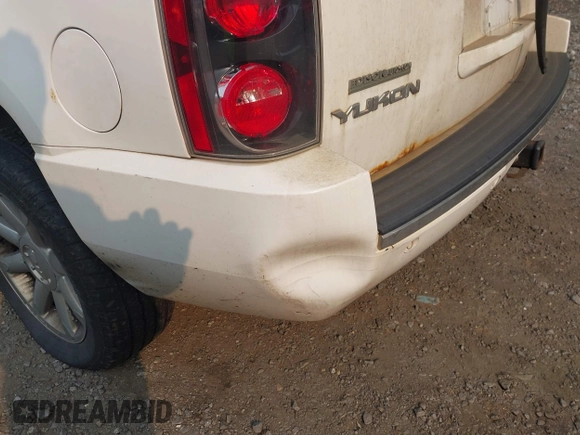 2008 GMC Yukon Denali с VIN 1GKFK63878J102480, выставлен на аукционе IAAI как лот 42410257 с пробегом 258 841 миль миль и . История ставок и продаж доступна на DreamBid. Изображение 6.
