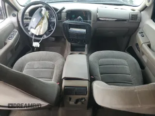 2002 Ford Explorer XLT z VIN 1FMZU73W72ZB01969, wystawiony jako Copart lot #85556964 z przebiegiem 276 545 mil mil oraz Szkoda całkowita • Salvage title. Historia ofert i sprzedaży dostępna na DreamBid. Obrazek 8.
