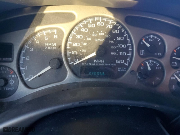 2001 GMC Yukon Denali with VIN 1GKEK63U51J184935, listed as a Copart auction lot 79268634 with 320,366 mi miles and Salvage Title. Bid and sale history available at carsss.com. Image 9.