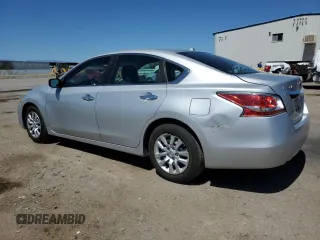 2015 Nissan Altima SV z VIN 1N4AL3AP5FC247780, wystawiony jako Copart lot #60120045 z przebiegiem 135 370 mil mil oraz Szkoda całkowita • Salvage title. Historia ofert i sprzedaży dostępna na DreamBid. Obrazek 2.