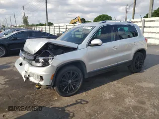 2013 Volkswagen Tiguan SE z VIN WVGAV7AX1DW535962, wystawiony jako Copart lot #54518225 z przebiegiem 86 592 mil mil oraz Szkoda całkowita • Salvage title. Historia ofert i sprzedaży dostępna na DreamBid. Obrazek 1.