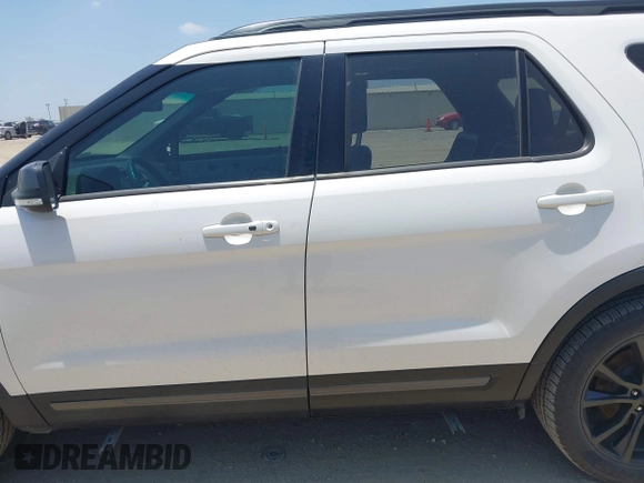 2019 Ford Explorer XLT z VIN 1FM5K7D86KGA27590, wystawiony jako IAAI lot #42464262 z przebiegiem 96 038 mil mil oraz . Historia ofert i sprzedaży dostępna na DreamBid. Obrazek 15.