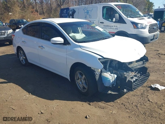 2015 Nissan Sentra SR with VIN 3N1AB7AP2FY326385, listed as a IAAI auction lot 41835797 with NaN miles. Bid and sale history available at carsss.com. Image 1.