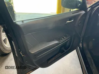 2019 Dodge Charger SXT z VIN 2C3CDXBG6KH613859, wystawiony jako IAAI lot #42509609 z przebiegiem 76 418 mil mil oraz . Historia ofert i sprzedaży dostępna na DreamBid. Obrazek 6.