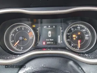 2016 Jeep Cherokee Latitude z VIN 1C4PJMCB6GW345413, wystawiony jako IAAI lot #41216995 z przebiegiem 254 311 mil mil oraz . Historia ofert i sprzedaży dostępna na DreamBid. Obrazek 7.