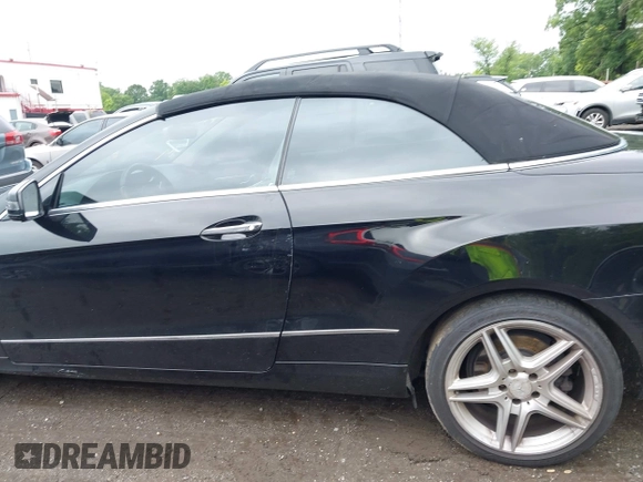 2013 Mercedes-Benz E 350 с VIN WDDKK5KF3DF185509, выставлен на аукционе IAAI как лот 42371512 с пробегом 152 462 миль миль и . История ставок и продаж доступна на DreamBid. Изображение 14.