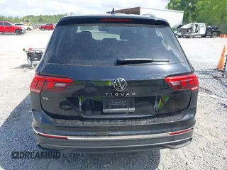 2024 Volkswagen Tiguan SE with VIN 3VV3B7AX7RM029891, listed as a IAAI auction lot 42087357 with 43,636 mi miles and . Bid and sale history available at DreamBid. Image 16.
