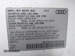 2024 Audi Q5 S line Premium z VIN WA1GAAFY4R2024229, wystawiony jako IAAI lot #40549244 z przebiegiem 7 641 mil mil oraz . Historia ofert i sprzedaży dostępna na DreamBid. Obrazek 9.