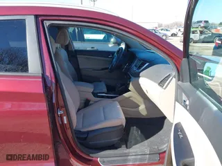 2017 Hyundai Tucson SE Plus with VIN KM8J33A45HU391175, listed as a IAAI auction lot 41803304 with 70,784 mi miles. Bid and sale history available at carsss.com. Image 5.
