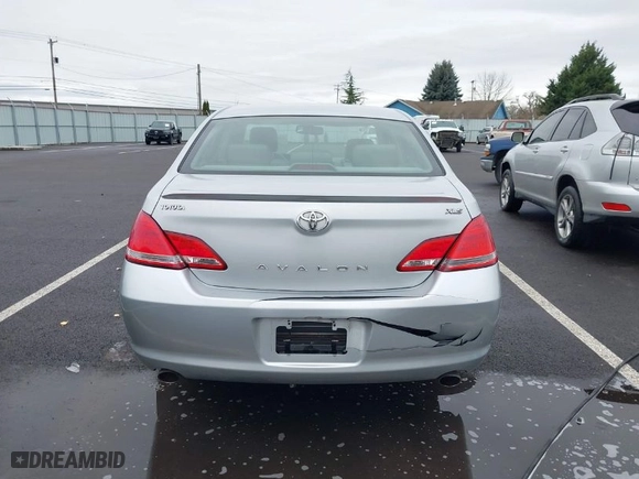 2005 Toyota Avalon XL with VIN 4T1BK36B85U027746, listed as a IAAI auction lot 41609354 with 183,844 mi miles. Bid and sale history available at carsss.com. Image 16.