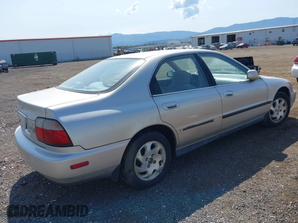 1997 Honda Accord LX с VIN 1HGCD5635VA273535, выставлен на аукционе IAAI как лот 42432523 с пробегом 245 954 миль миль и . История ставок и продаж доступна на DreamBid. Изображение 4.