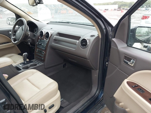 2008 Ford Taurus X Eddie Bauer z VIN 1FMDK08W58GA18903, wystawiony jako IAAI lot #42552380 z przebiegiem 164 633 mil mil oraz . Historia ofert i sprzedaży dostępna na DreamBid. Obrazek 5.