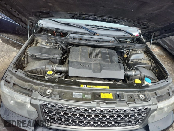 2011 Land Rover Range Rover HSE Lux with VIN SALMF1D46BA341623, listed as a Copart auction lot 60072265 with 121,222 mi miles and Clean title. Bid and sale history available at DreamBid. Image 11.