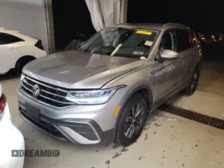 2023 Volkswagen Tiguan SE z VIN 3VV2B7AX8PM058650, wystawiony jako IAAI lot #42801702 z przebiegiem 39 472 mil mil oraz . Historia ofert i sprzedaży dostępna na DreamBid. Obrazek 18.