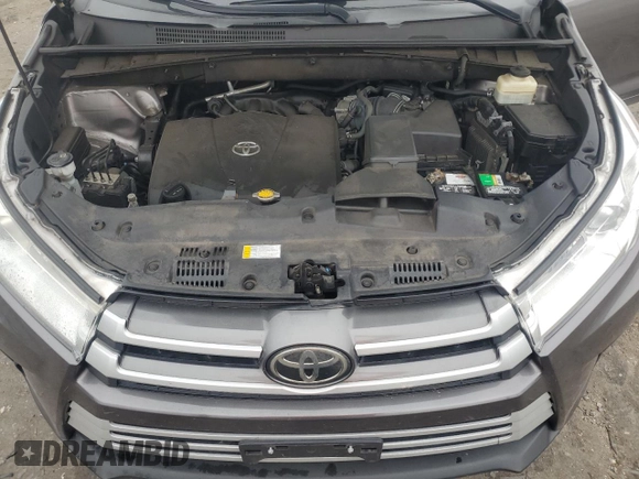 2017 Toyota Highlander LE with VIN 5TDBZRFH9HS377774, listed as a Copart auction lot 62551485 with 75,292 mi miles and Salvage title. Bid and sale history available at DreamBid. Image 12.