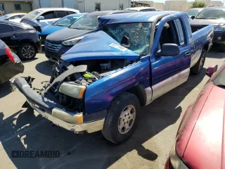 2003 Chevrolet Silverado 1500 with VIN 2GCEC19V731365673, listed as a Copart auction lot 60777044 with 204,804 mi miles and Non Repairable. Bid and sale history available at carsss.com. Image 1.