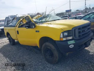 2004 Ford F-250 XL z VIN 1FTNX21L14EA07554, wystawiony jako IAAI lot #41827692 z przebiegiem 236 072 mil mil oraz . Historia ofert i sprzedaży dostępna na DreamBid. Obrazek 1.
