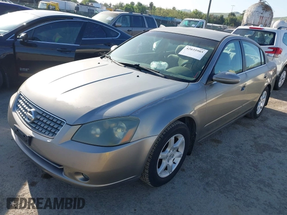 2005 Nissan Altima 2.5 S with VIN 1N4AL11D05C144081, listed as a IAAI auction lot 42035985 with 190,917 mi miles. Bid and sale history available at carsss.com. Image 2.