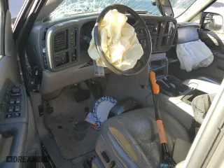 2003 Chevrolet Tahoe Z71 with VIN 1GNEK13T03R137393, listed as a Copart auction lot 86748334 with 0 mi miles and Salvage Title. Bid and sale history available at carsss.com. Image 8.