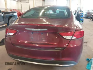 2015 Chrysler 200 Limited z VIN 1C3CCCAB0FN715768, wystawiony jako IAAI lot #42174378 z przebiegiem 130 676 mil mil oraz . Historia ofert i sprzedaży dostępna na DreamBid. Obrazek 15.