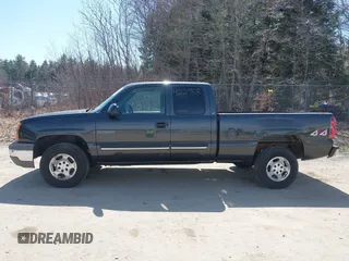 2004 Chevrolet Silverado 1500 Z71 with VIN 2GCEK19T041152888, listed as a IAAI auction lot 42121958 with 109,050 mi miles. Bid and sale history available at carsss.com. Image 12.