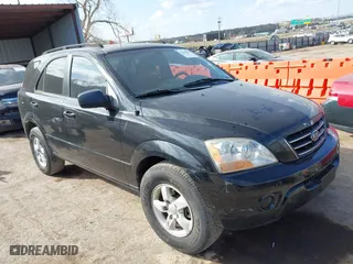 2008 Kia Sorento LX with VIN KNDJD735685762806, listed as a IAAI auction lot 41893864 with 423,437 mi miles. Bid and sale history available at carsss.com. Image 1.