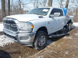 2019 Ram 2500 Big Horn with VIN 3C6UR5JL3KG537805, listed as a IAAI auction lot 41610861 with 207,343 mi miles. Bid and sale history available at carsss.com. Image 2.